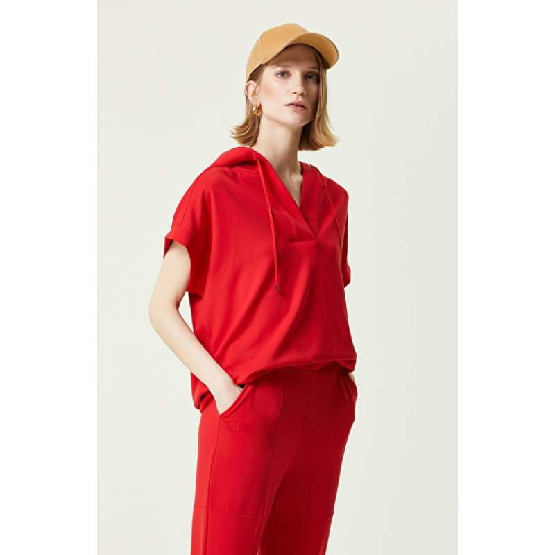 Red Short Sleeve Hoodie Sweatshirt Red Short Sleeve Hoodie Sweatshirt