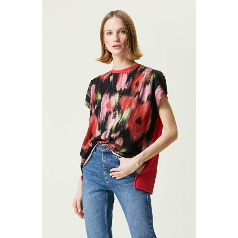 Red Crew Neck Cotton Patterned T-Shirt Red Crew Neck Cotton Patterned T-Shirt