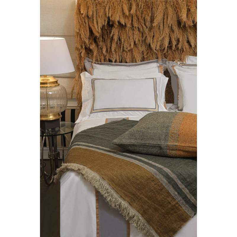 VAKKO THREE ROW PIKO BEdding SET