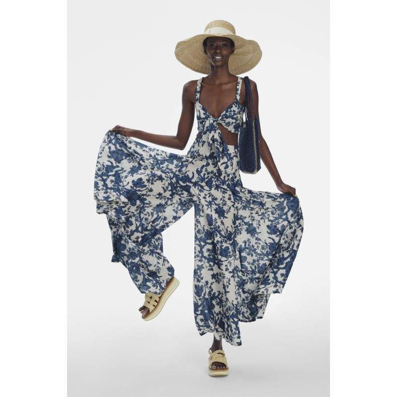 Vakko WHITE-NAVY FLOWER BLOUSE