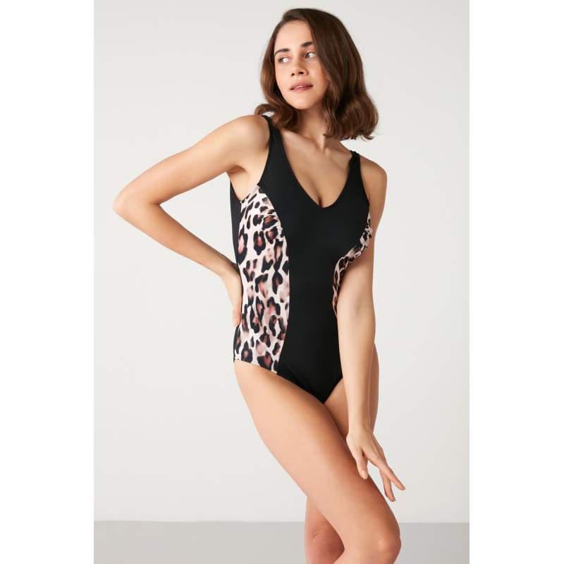 Leopard Patterned V-Neck Swimsuit Leopard Patterned V-Neck Swimsuit