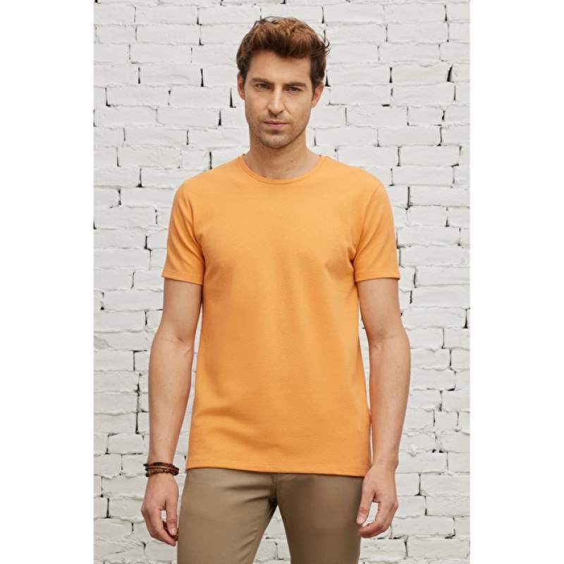 Slim Fit Crew Neck Short Sleeve Basic T-Shirt Slim Fit Crew Neck Short Sleeve Basic T-Shirt