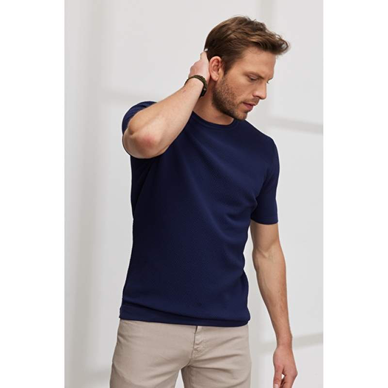 Standard Fit Crew Neck Short Sleeve Knitwear