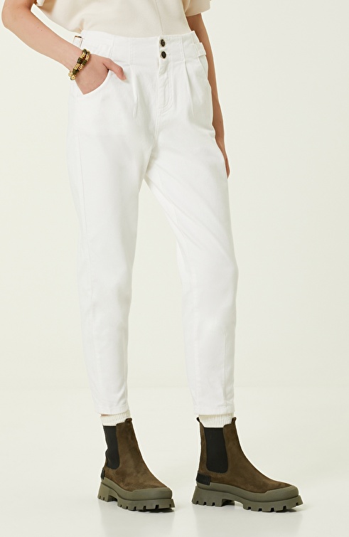 White Jeans