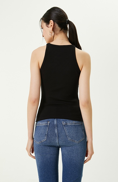 Crew Neck Sleeveless Black T-shirt