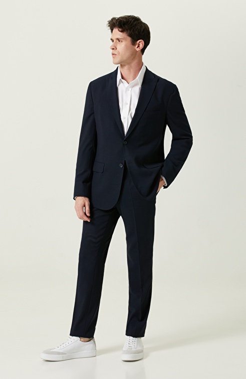 Pilapel Collar Indigo Suit