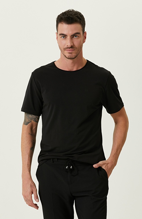 Black T-shirt