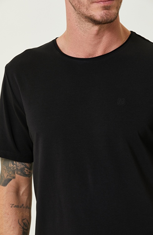 Black T-shirt