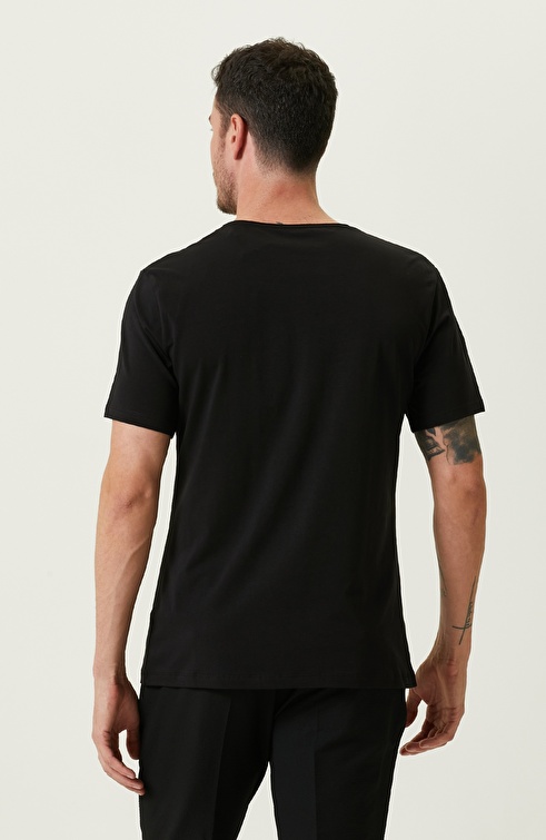 Black T-shirt