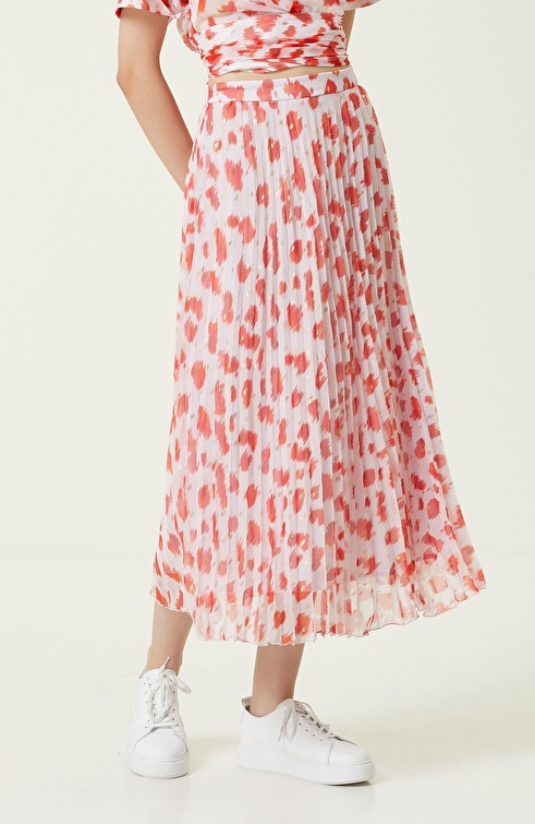 Pomegranate Flower White Patterned Pleated Midi Skirt