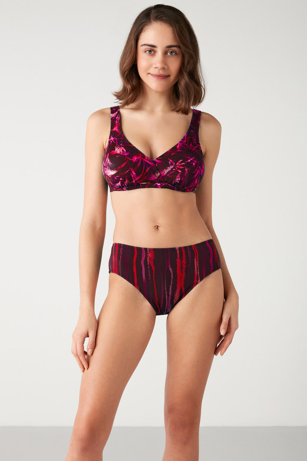 Valgun Leaf Patterned Gathering Bikini