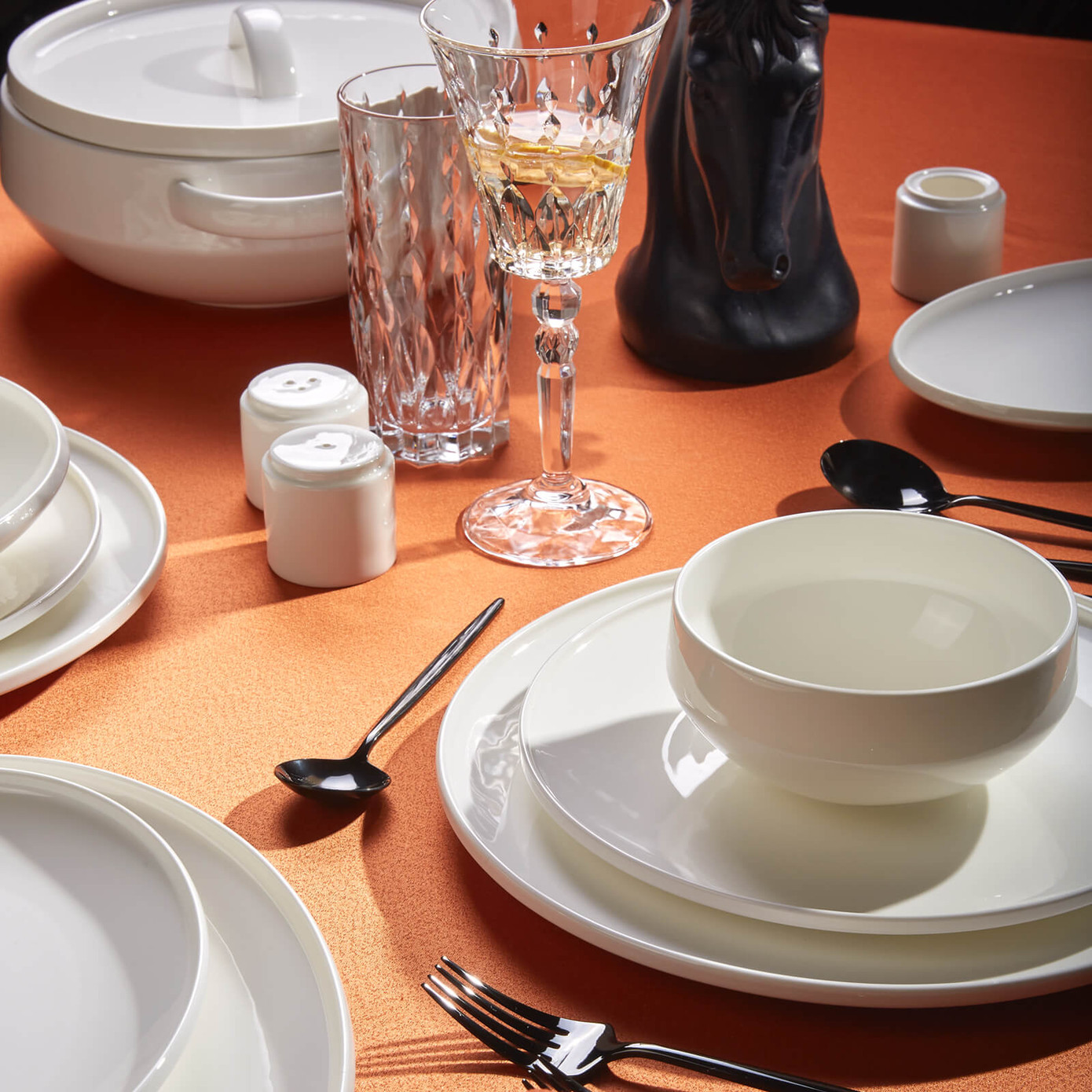 Jumbo New Line 61 Pieces Dinnerware Set For 12 People