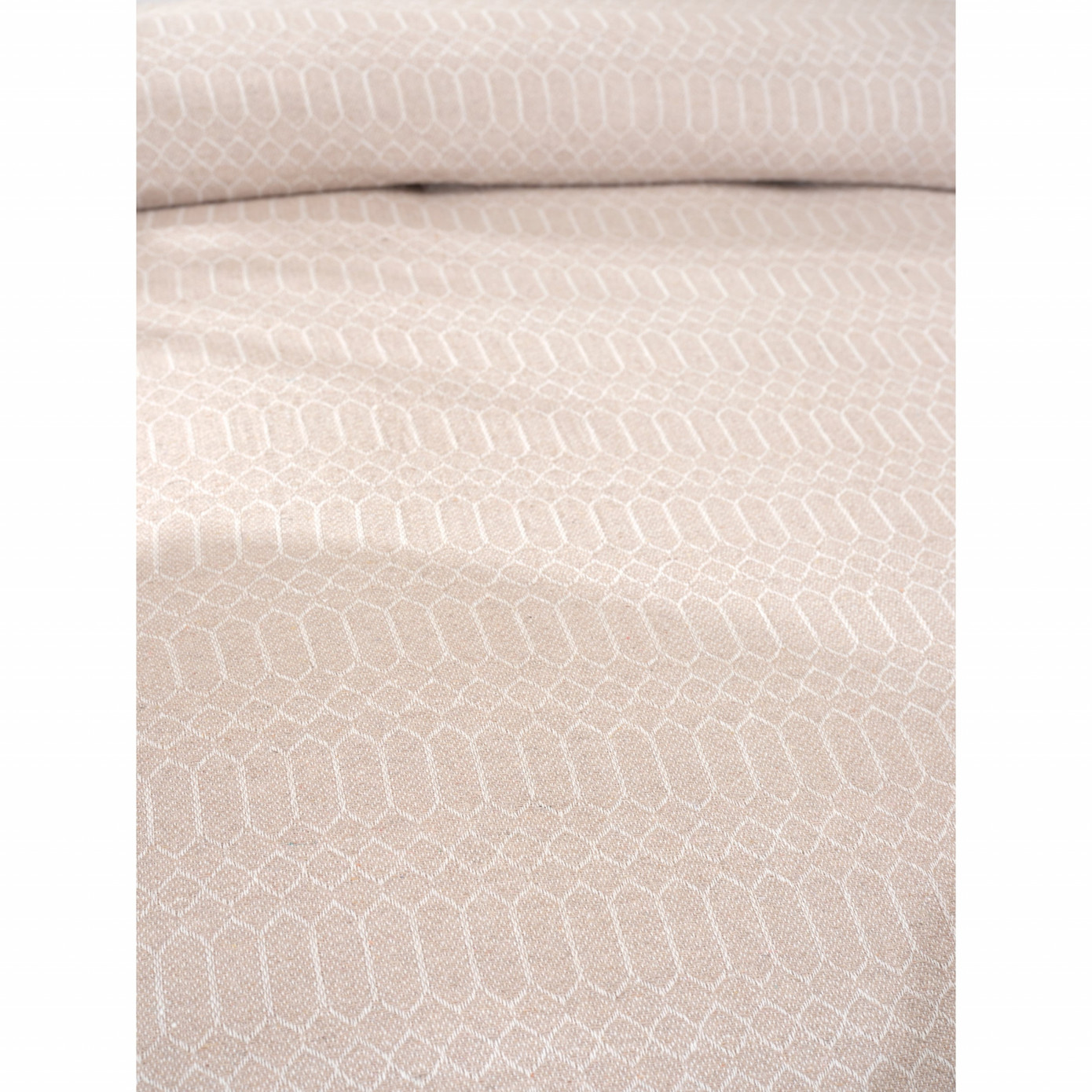 Sarah Anderson Curvy Beige Double All-Season Coverlet