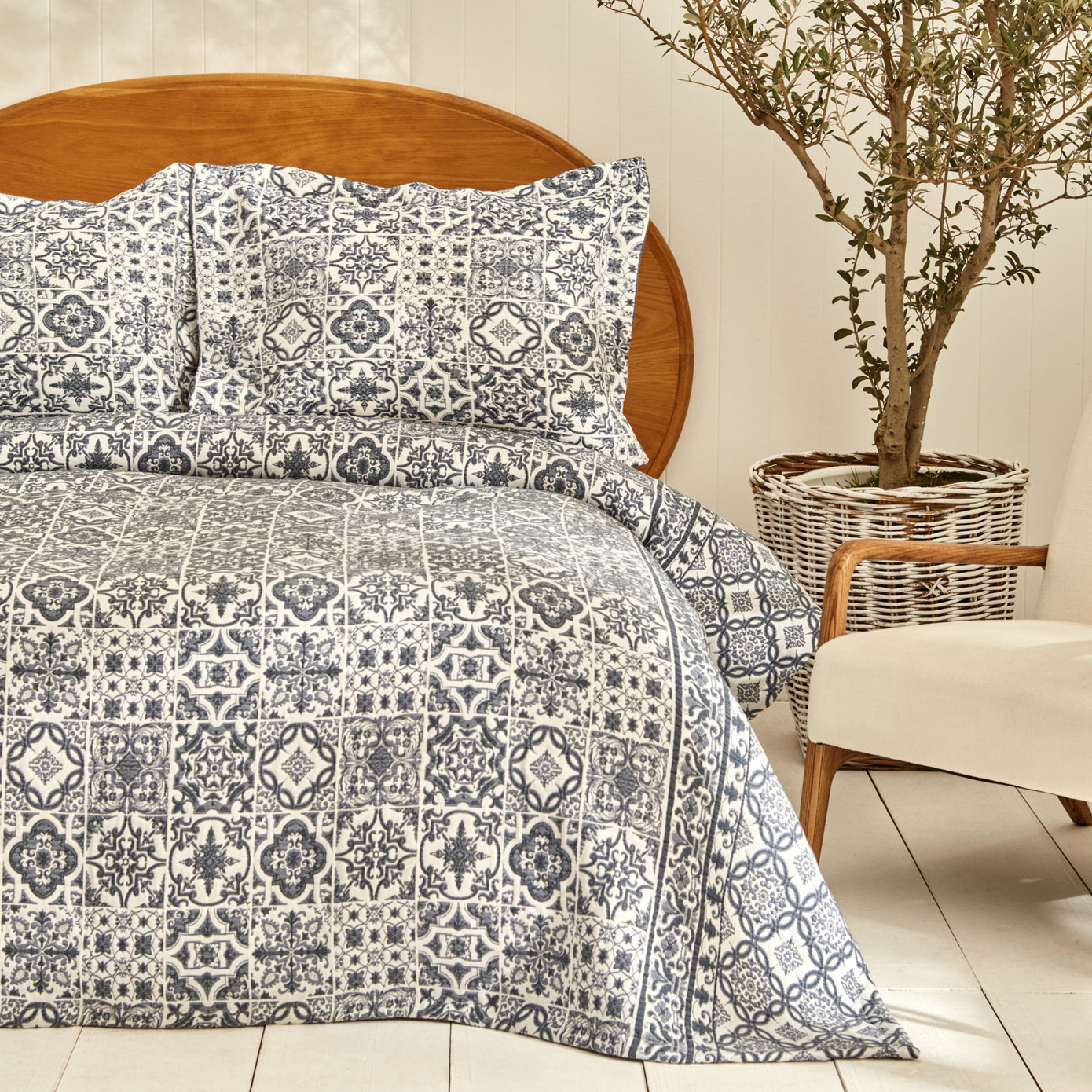 Karaca Home Tiles Double Bedspread Blue