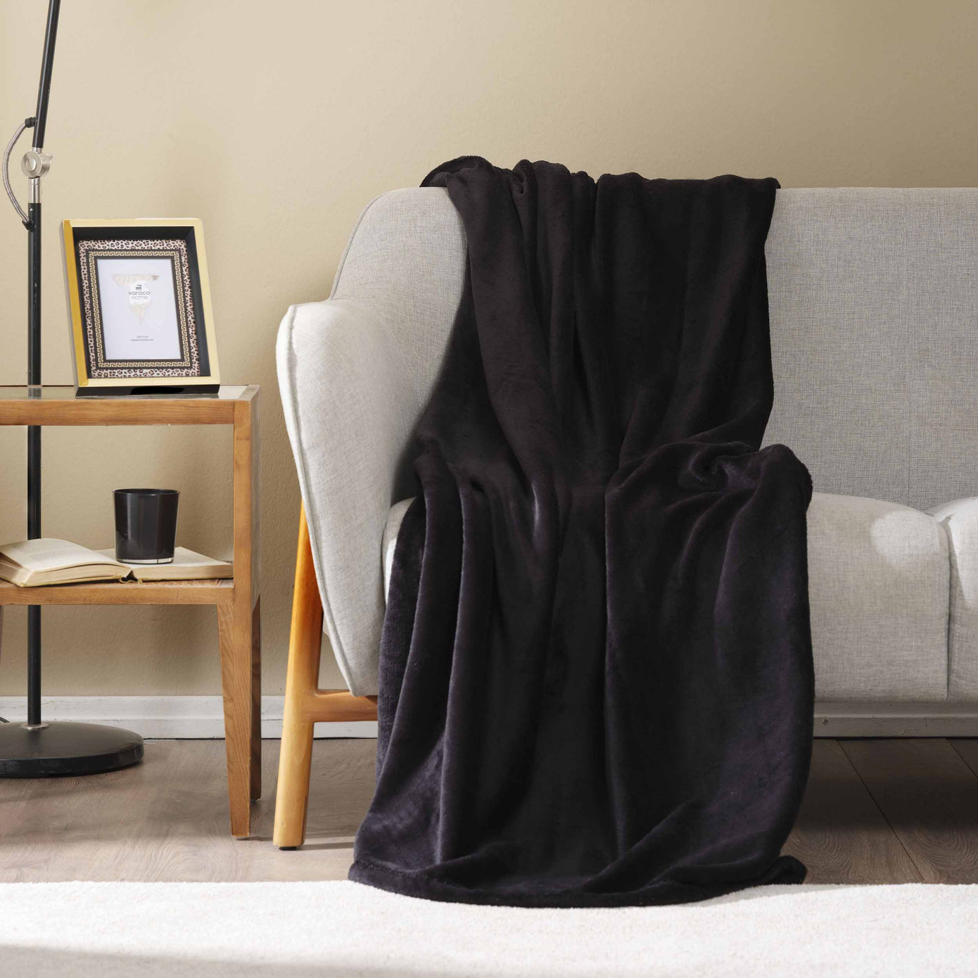 Karaca Home Fiona Black Welsoft Tv Blanket