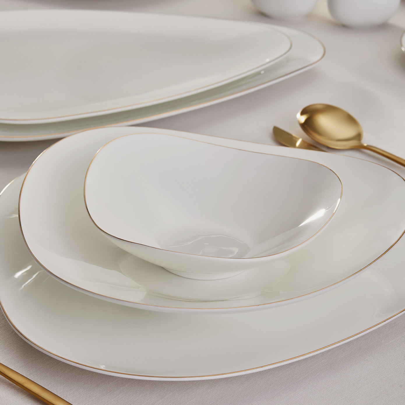 Karaca Fine Pearl Extra Tristan 62 Pieces Dinnerware Set For 12 Persons