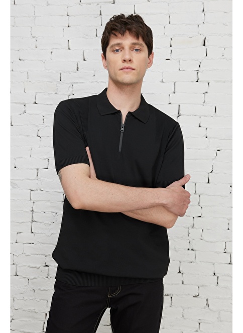 Standard Fit Polo Collar Short Sleeve Knitwear