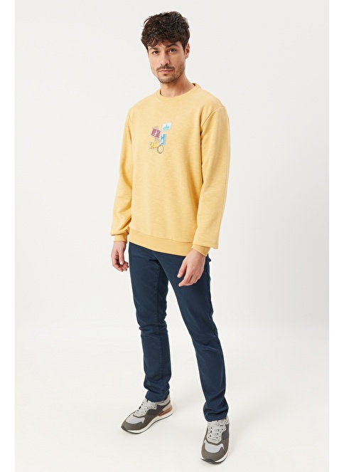 Slim Fit Crew Neck Cotton Printed Sweatshirt With Pocket