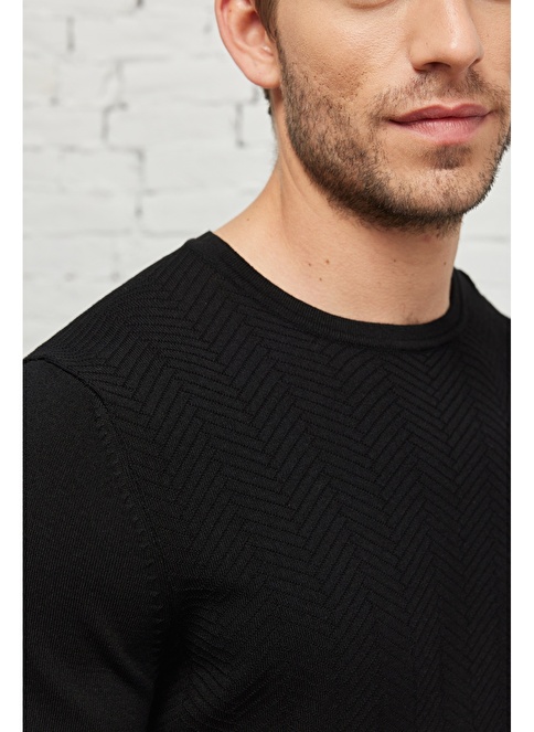 Standard Fit Crew Neck Short Sleeve Jacquard Knitwear