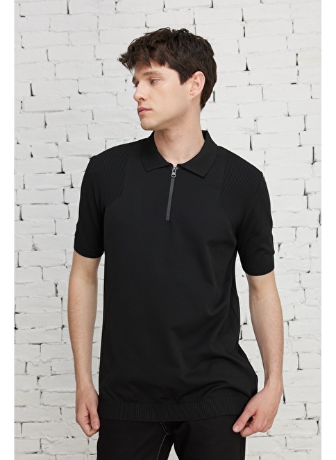 Standard Fit Polo Collar Short Sleeve Knitwear