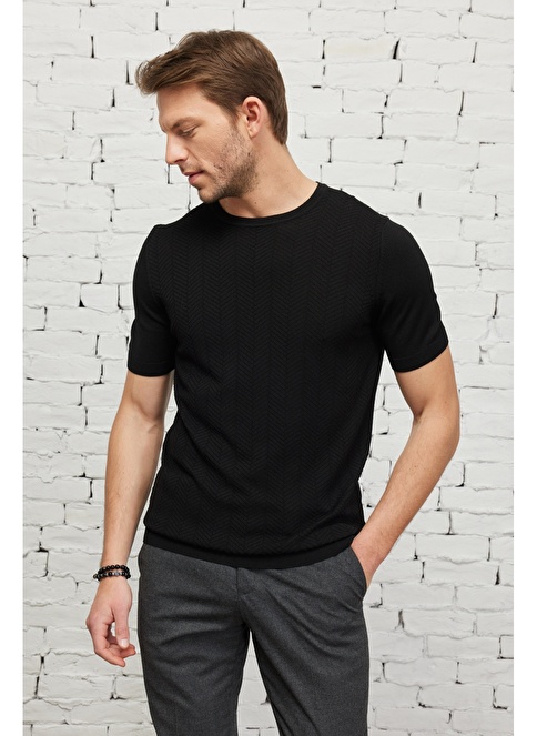 Standard Fit Crew Neck Short Sleeve Jacquard Knitwear